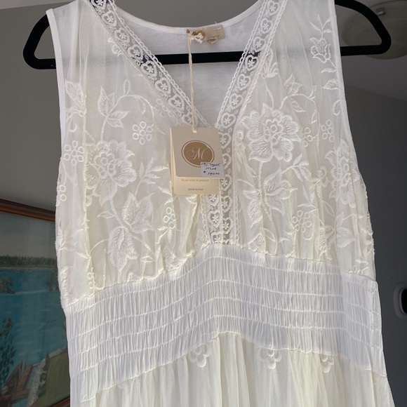 Dress- full length - Picture 5 of 7